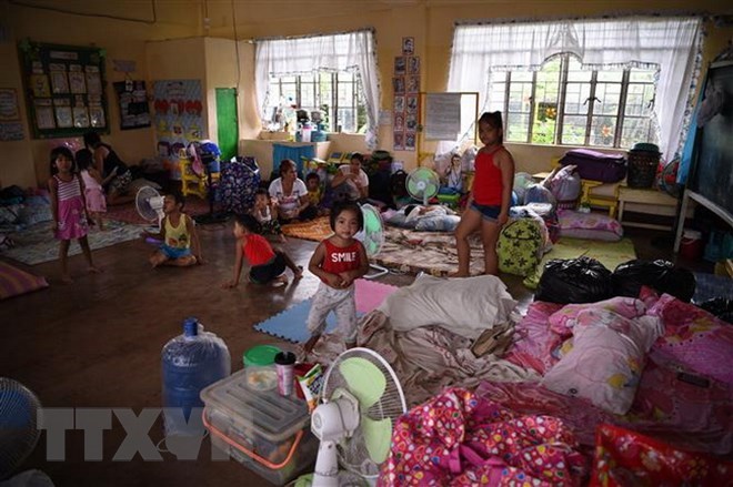 Filipinos evacuated to a safe shelf when Super Typhoon Mangkhut hits the country (Source: AFP/VNA)
