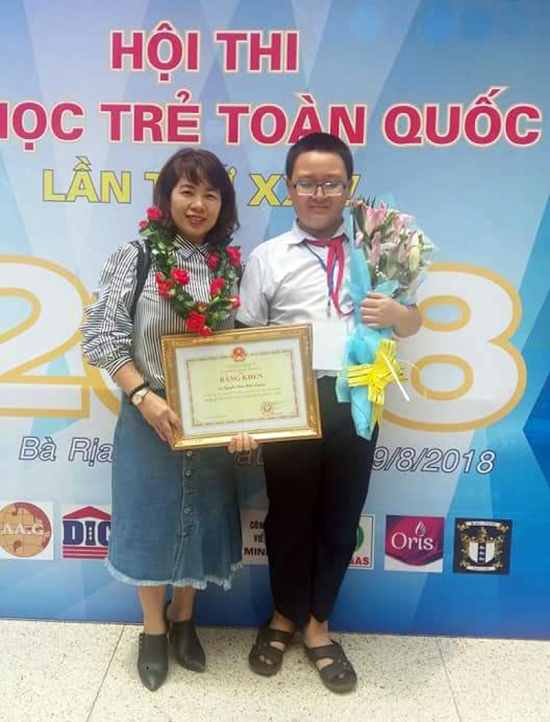 Mrs Loan and her pupil Nhat Quang