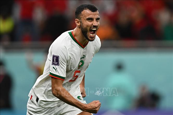Tiền vệ Abdelhamid Sabiri sau khi sút phạt ghi bàn giúp Maroc vượt lên dẫn trước Bỉ 1 - 0. Ảnh: AFP/TTXVN