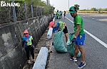Hàng trăm tình nguyện viên tham gia làm sạch Sơn Trà