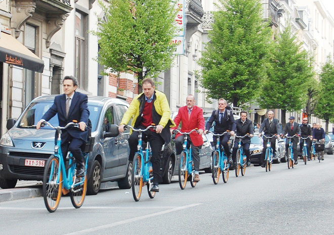 Châu Âu trả tiền cho người đi làm bằng xe đạp