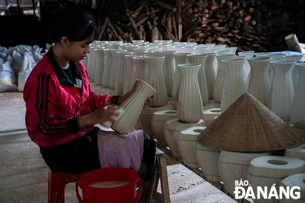 Sản phẩm của Đại Hưng chủ yếu là sản phẩm gốm gia dụng, thiết thực cho đời sống của những người làm nông – ngư nghiệp như các loại nồi niêu, chén, bát…