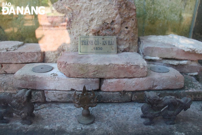 Vết tích thành An Hải được phát hiện quanh khu vực đền thờ Bà Thân hạ xứ. Ảnh: H.L