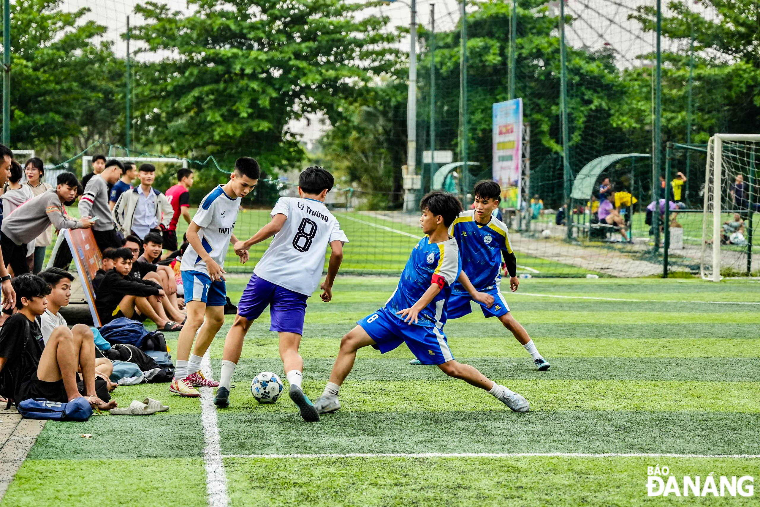 Tổ chức giải đấu bóng đá học sinh THPT