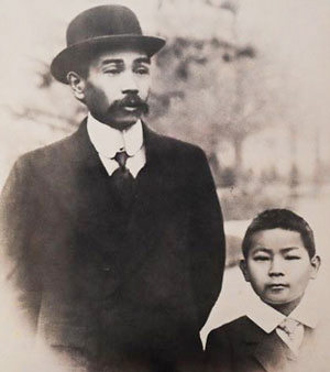 Cụ Phan Châu Trinh và con trai ở Paris, Pháp, tháng 6-1911. Ảnh tư liệu