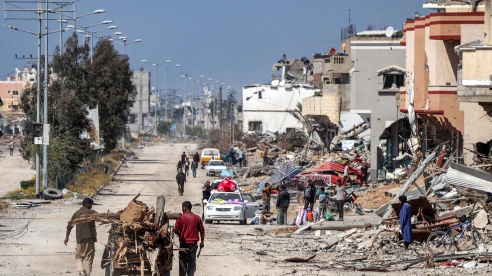 Các tòa nhà bị phá hủy ở Khan Younis, Dải Gaza, vào ngày 7-4. Ảnh: AFP