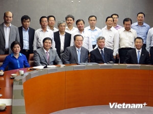 Officials at the session on August 20 (Photo: VNA)