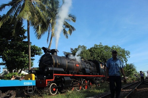  The restored locomotive was put on a trial run in Binh Duong Province on December 28, 2014.