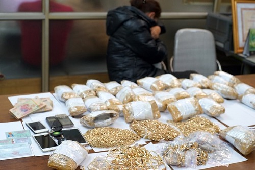 Packages of gold jewelry seized