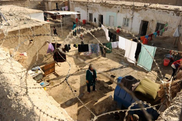 Nhà tù Parwan ở Afghanistan – nơi giam giữ rất nhiều phụ nữ và bé gái vì “tội phạm đạo đức”. Những phụ nữ và bé gái ở nhà tù Parwan bị kết tội ngoại tình dù họ bị hãm hiếp hay bị ép làm gái mại dâm.