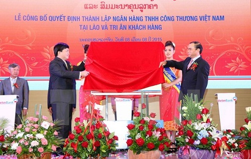 VietinBank held a ceremony in Vientiane on August 8 to open its subsidiary in Laos (Photo:VNA)