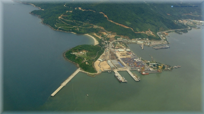 Cảng Sơn Trà là cảng tổng hợp, đón tàu đến 10.000DWT