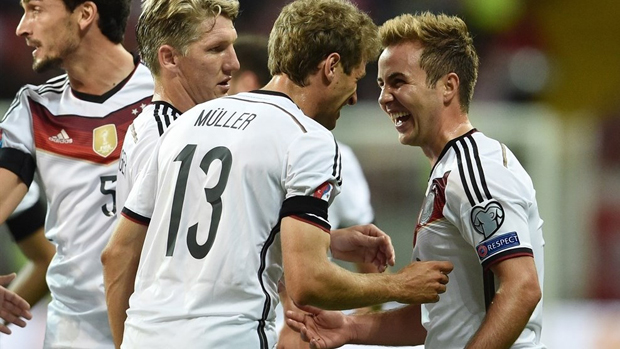 Các cầu thủ Đức vui mừng sau chiến thắng.