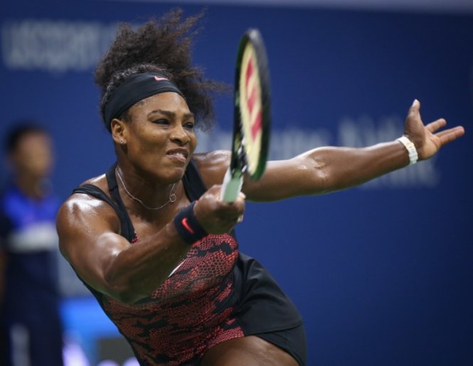 Serena trong trận thắng Venus. Ảnh: AFP