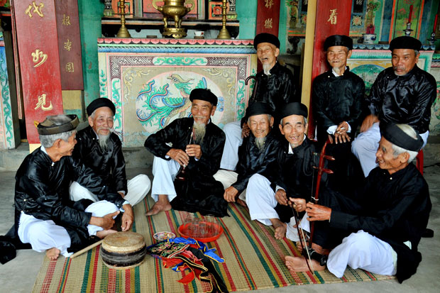 Những cụ ông làng Túy Loan (Đà Nẵng).