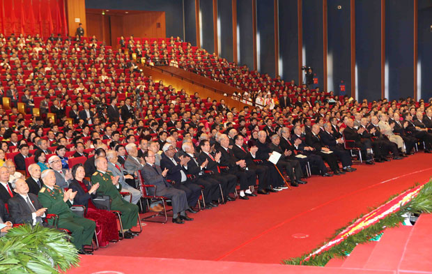 Các đồng chí lãnh đạo, nguyên lãnh đạo Đảng, Nhà nước và đại biểu tham dự phiên khai mạc Đại hội.   									                   Ảnh: TTXVN