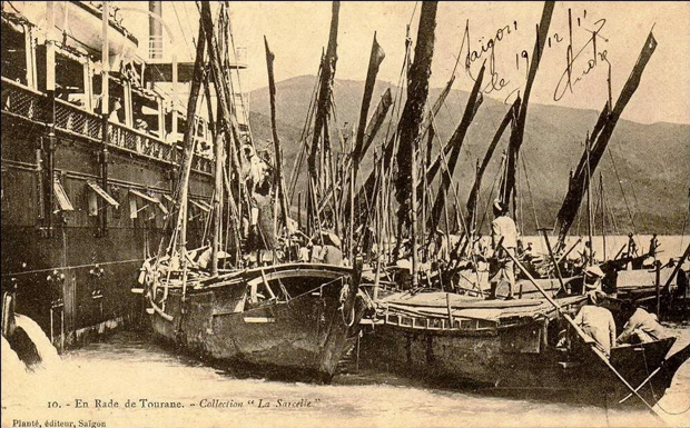 Cảnh tàu thuyền tấp nập ở cảng Đà Nẵng thời Pháp thuộc. (Ảnh minh họa)