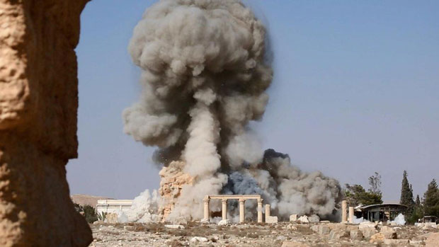 Thánh đường Baalshamin ở Palmyra bị ISIS phá hủy tháng 8-2015 và cướp đi các cổ vật.