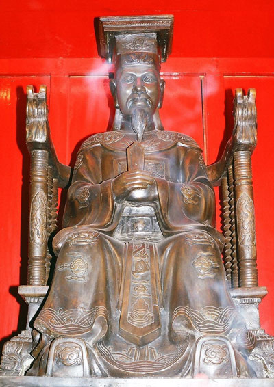 Tượng đồng vua Lê Thánh Tông.  (Nguồn Internet)