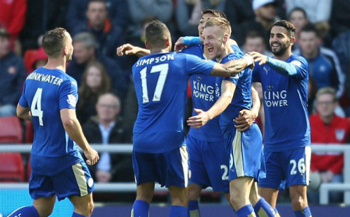 Niềm vui của Leicester khi đánh bại Sunderland 2-0. Ảnh: AFP.