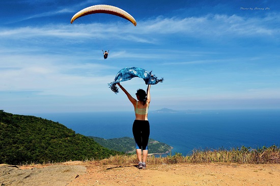  Yoga and Paragliding