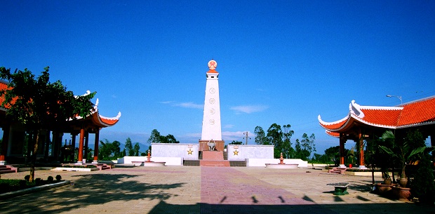  Hoa Cam Martyrs' Cemetery in Cam Le District