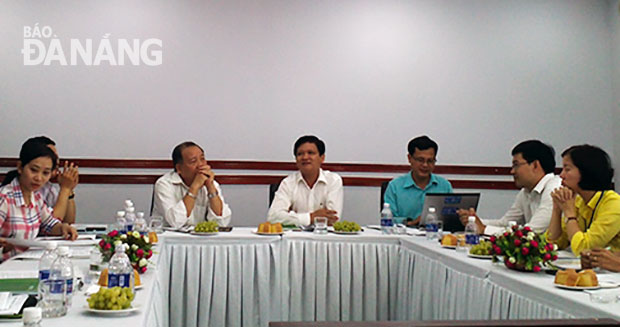 Vice Chairman Trung (middle) at the Centre for Information and Communication Technology Infrastructure Development