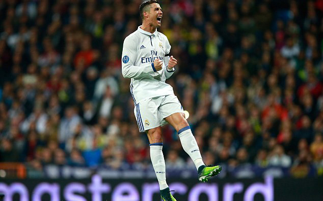 Trong năm 2016, Ronaldo ghi được 51 bàn thắng sau 55 trận ở cấp CLB lẫn ĐTQG.