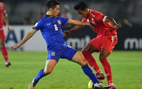 ĐT Thái Lan (áo xanh) không hề chủ quan trước trận tái đấu Indonesia. (Ảnh: Getty). 