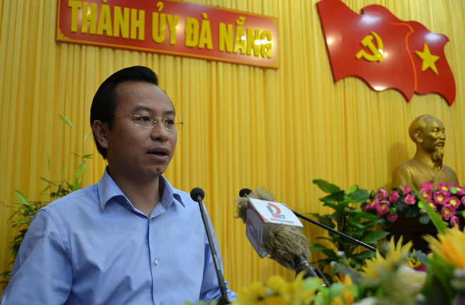 Bí thư Thành ủy Nguyễn Xuân Anh phát biểu kết luận buổi làm việc. Ảnh: VIỆT DŨNG