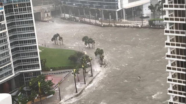 Siêu bão Irma đổ bộ vào Miami ngày 10/9 (Ảnh: RT)