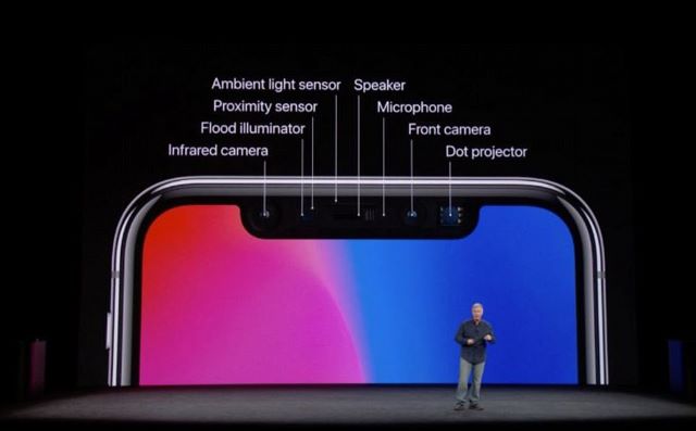 iPhone X sẽ có hai màu bạc và xám, có thể được đặt trước từ 27/10 và giao hàng dự kiến thực hiện từ 3/11. CEO của Apple, Tim Cook khẳng định: “Đây là iPhone X. Bước tiến lớn nhất kể từ chiếc iPhone nguyên bản”.