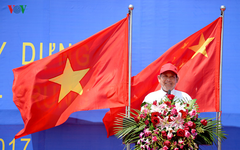 Phó Thủ tướng thường trực Chính phủ Việt Nam Trương Hòa Bình tuyên bố khánh thành xây dựng cầu Bắc Luân II
