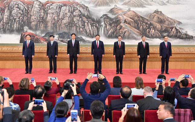 Ban Thường vụ Bộ Chính trị gồm 7 thành viên ra mắt. 			   					     Ảnh: Tân Hoa xã 
