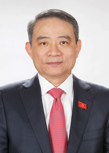Tại kỳ họp thứ 11 Quốc hội khóa XIII, ông Trương Quang Nghĩa (Ủy viên Trung ương Đảng, sinh năm 1958, quê Quảng Nam) được Quốc hội thông qua Nghị quyết bầu làm Bộ trưởng Bộ Giao thông Vận tải với tỷ lệ bỏ phiếu 84,21%