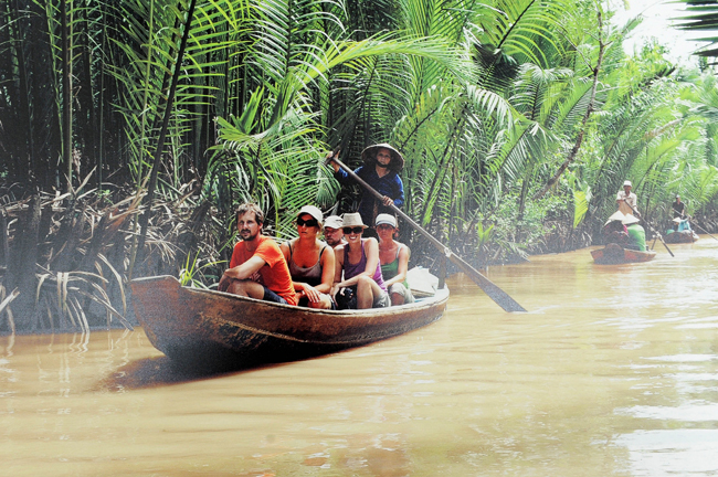 Tác phẩm: Du lịch trên sông -  Tác giả: Hồ Văn Ngon