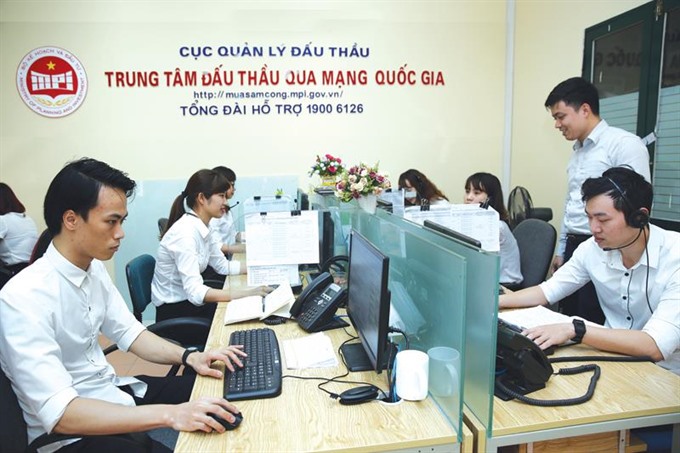 To improve openness and transparency, the Ministry of Planning and Investment, MPI, has asked contractors to make their bids accessible to the public on the National Procurement Network (NPN). — Photo baodauthau.vn Read more at http://vietnamnews.vn/economy/420376/bidders-to-publicise-contracts.html#CJy0dQvIxZGx0yq4.99