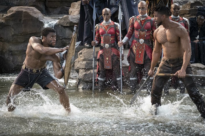 Black Panther: Bom tấn của Marvel sẽ ra mắt khán giả ngày 16/2 này. Ngôi sao Chadwick Boseman thủ vai T'Challa, vị hoàng tử Châu Phi trở về quê nhà để chiến đấu chống kẻ thù sau cái chết của cha anh. Bộ phim còn có sự góp mặt của các ngôi sao Michael B. Jordan, Lupita Nyong'o, Danai Gurira và Angela Bassett.
