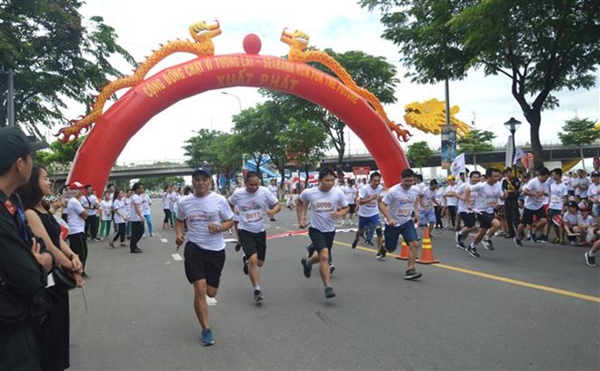 Athletes at the 'Run for the Future' event (Photo: VNA)