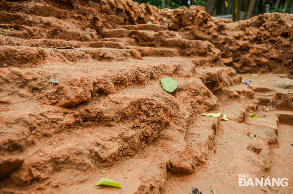 Qua 3 lần khai quật, dấu tích Chăm Pa xưa ở Phong Lệ càng hiện lên rõ nét.