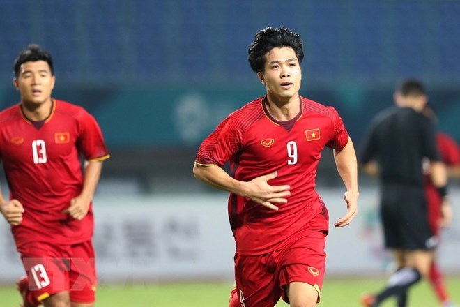 The goal, described as “more valuable than gold” by many fans and commentators, was scored by Nguyen Cong Phuong, wearing jersey number 9, at the 88th minute. (
