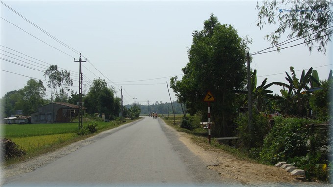 A section of National Road No 14E in Quang Nam Province. The Ministry of Transport plans to upgrade and expand the road in the 2018-2020 period