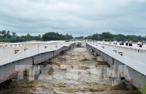 Water from a breached dam has flooded communities in central Myanmar and blocked part of a highway linking the main cities of Yangon (Source: Internet)