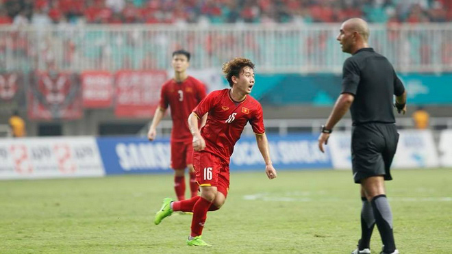 Minh Vương (16) ăn mừng bàn thắng đẹp mắt vào lưới U23 Hàn Quốc.  Ảnh: Hoàng Linh