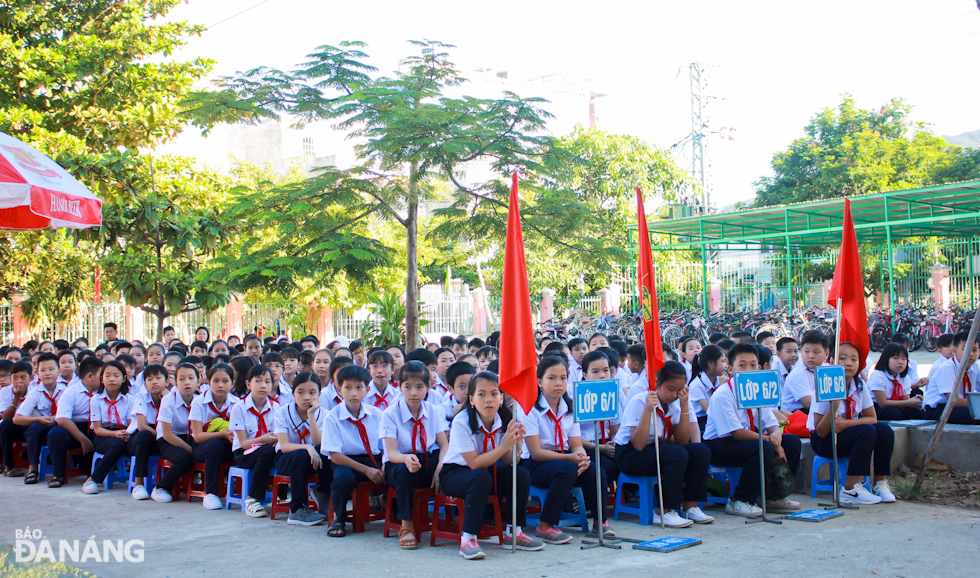 Theo cô Mai Huyền Thu Hoài - Hiệu trưởng trường THCS Hoàng Sa, năm học 2018-2019 trường có 604 học sinh ở cả 4 khối. Ảnh: XUÂN SƠN