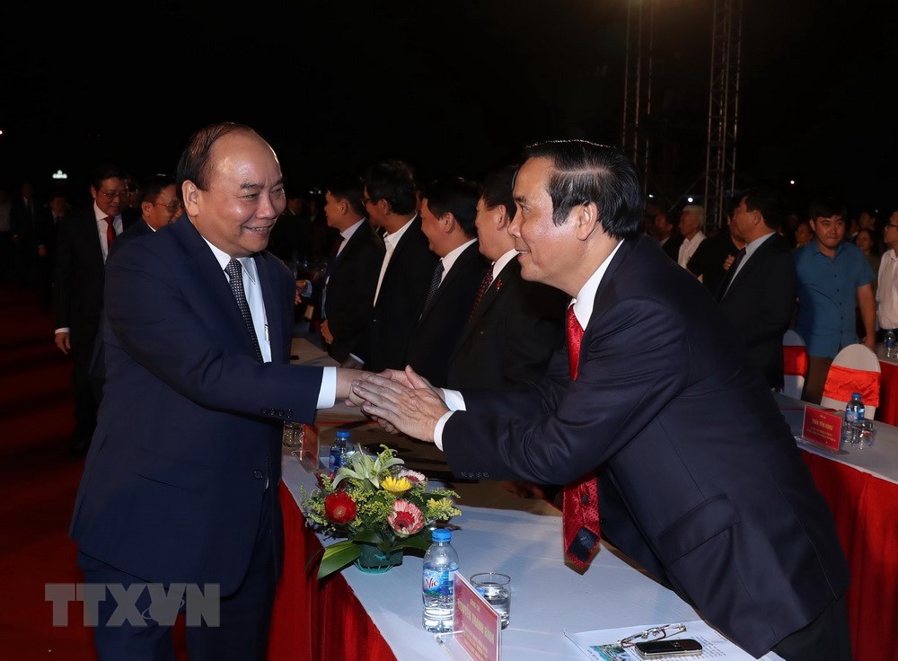 Thủ tướng Nguyễn Xuân Phúc và các đại biểu dự Lễ kỷ niệm. (Ảnh: Thống Nhất/TTXVN)