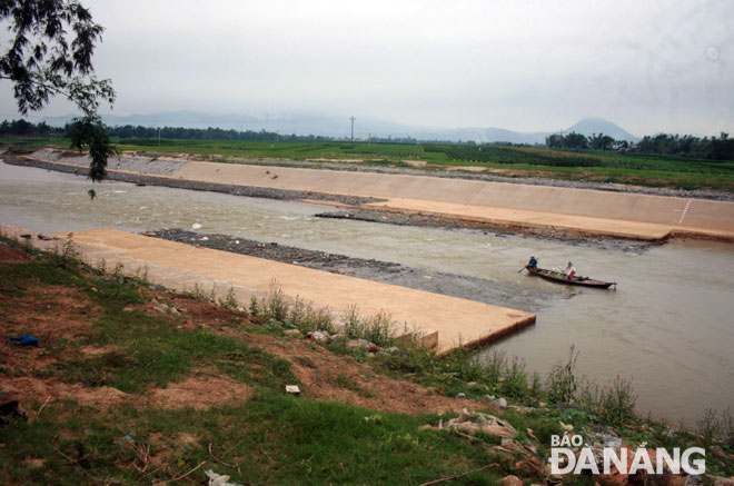 A dam should be built as soon as possible at the mouth of the Quang Hue River in order to ensure the majority of the water flow from this river will be released into the Vu Gia River.