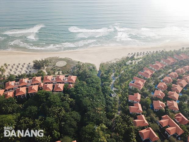 Work on the coastal footpath between the Furama Resort Danang and the Ariyana Danang Tourism Complex started in mid-October.