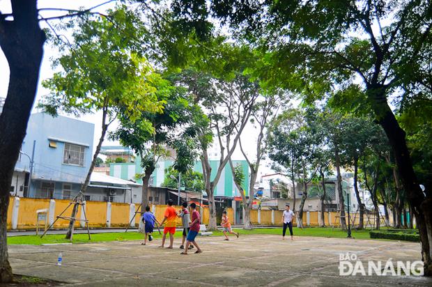 Since December 2017, the Thanh Khe District People’s Committee has been responsible for managing and ensuring environmental sanitation at the park in order to meet the demand for relaxation and entertainment of local residents.