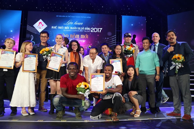 Winners of the ‘Da Nang’s Expats Got Talent 2017’ contest (Photo: VNS)